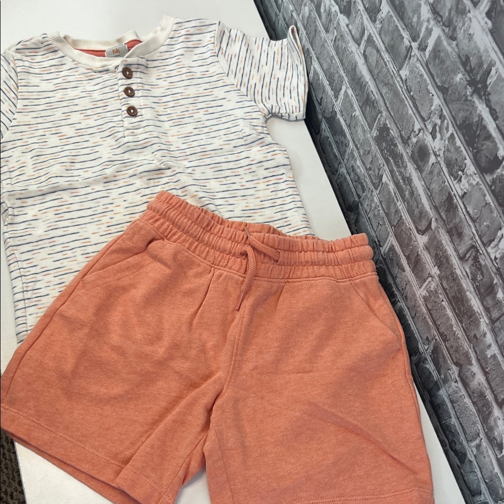 Boy's matching‎ shorts outfit